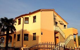 Apartments Manuela & Mirela